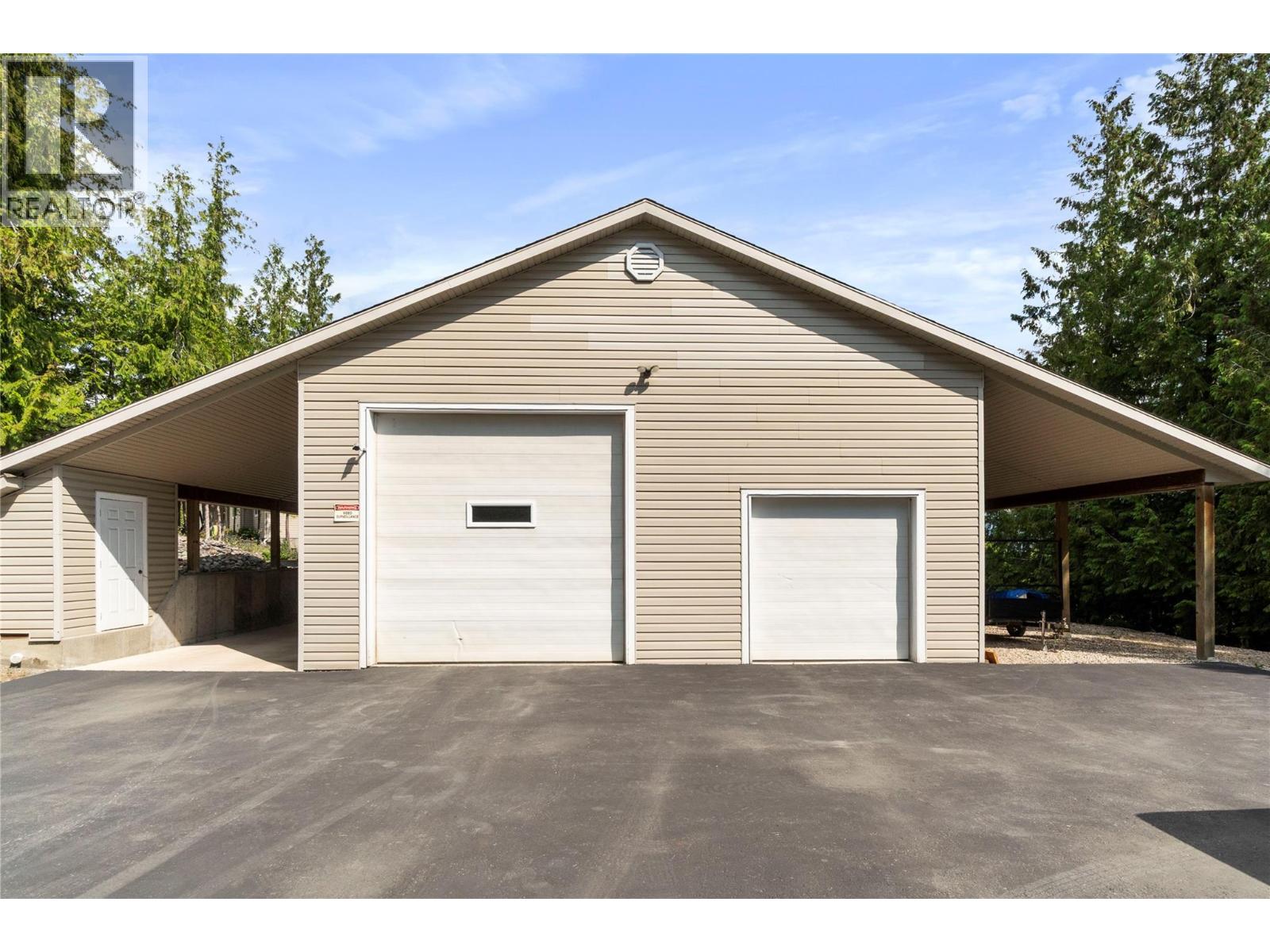 1406 Huckleberry Drive, Sorrento, British Columbia  V0E 2W1 - Photo 4 - 10395158
