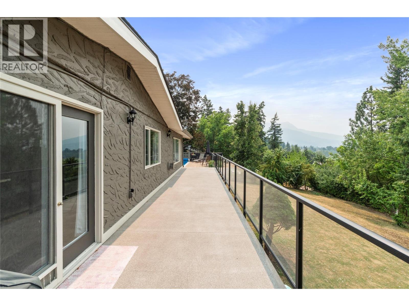 1961 16 Street Ne, Salmon Arm, British Columbia V1E 3Z8 - Photo 38 - 10395440