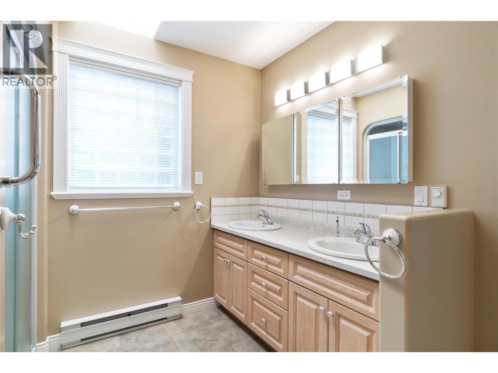 151 25 Street Ne, Salmon Arm, British Columbia V1E 2A8 - Photo 22 - 10396098