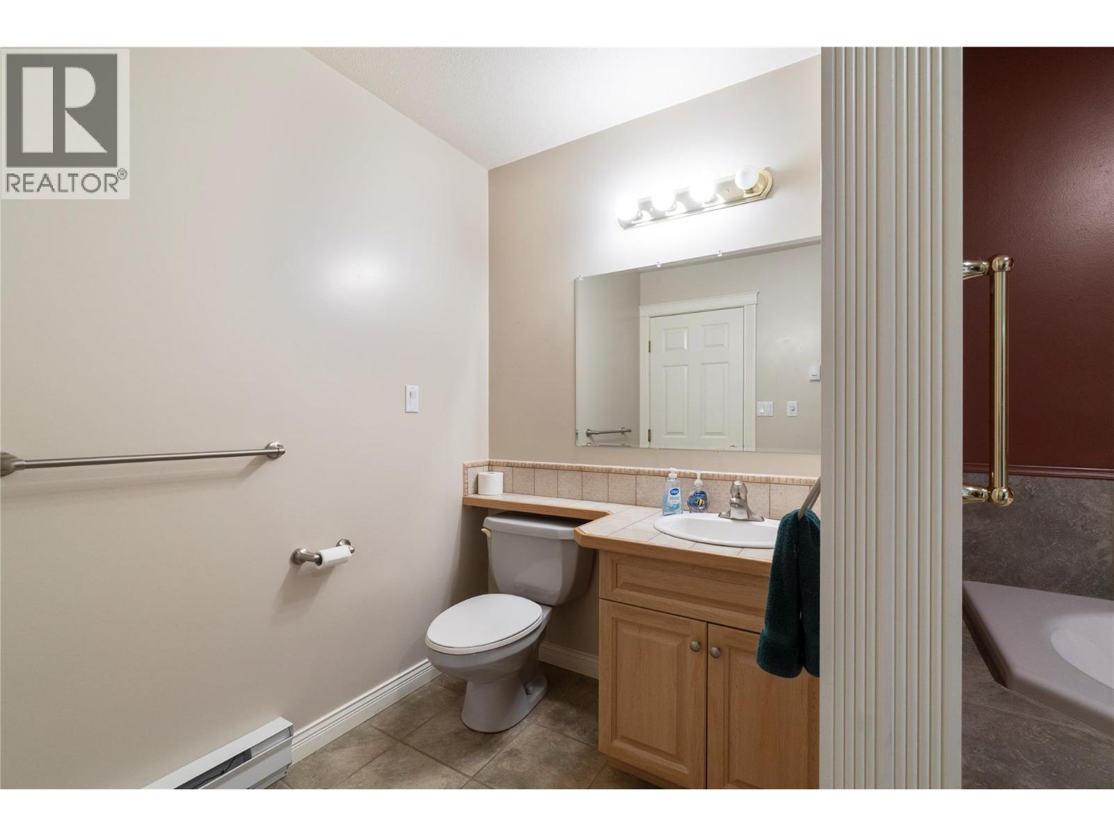 151 25 Street Ne, Salmon Arm, British Columbia V1E 2A8 - Photo 30 - 10396098