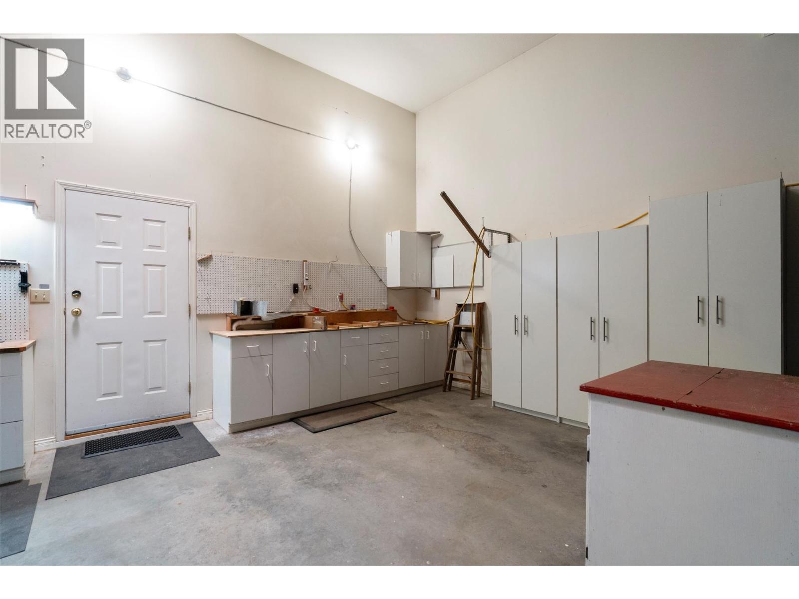 151 25 Street Ne, Salmon Arm, British Columbia V1E 2A8 - Photo 34 - 10396098