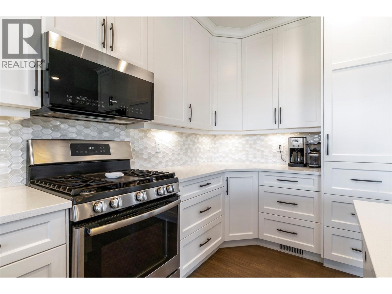 1791 10 Street Sw Unit# 37, Salmon Arm, British Columbia  V1E 0E9 - Photo 6 - 10396546