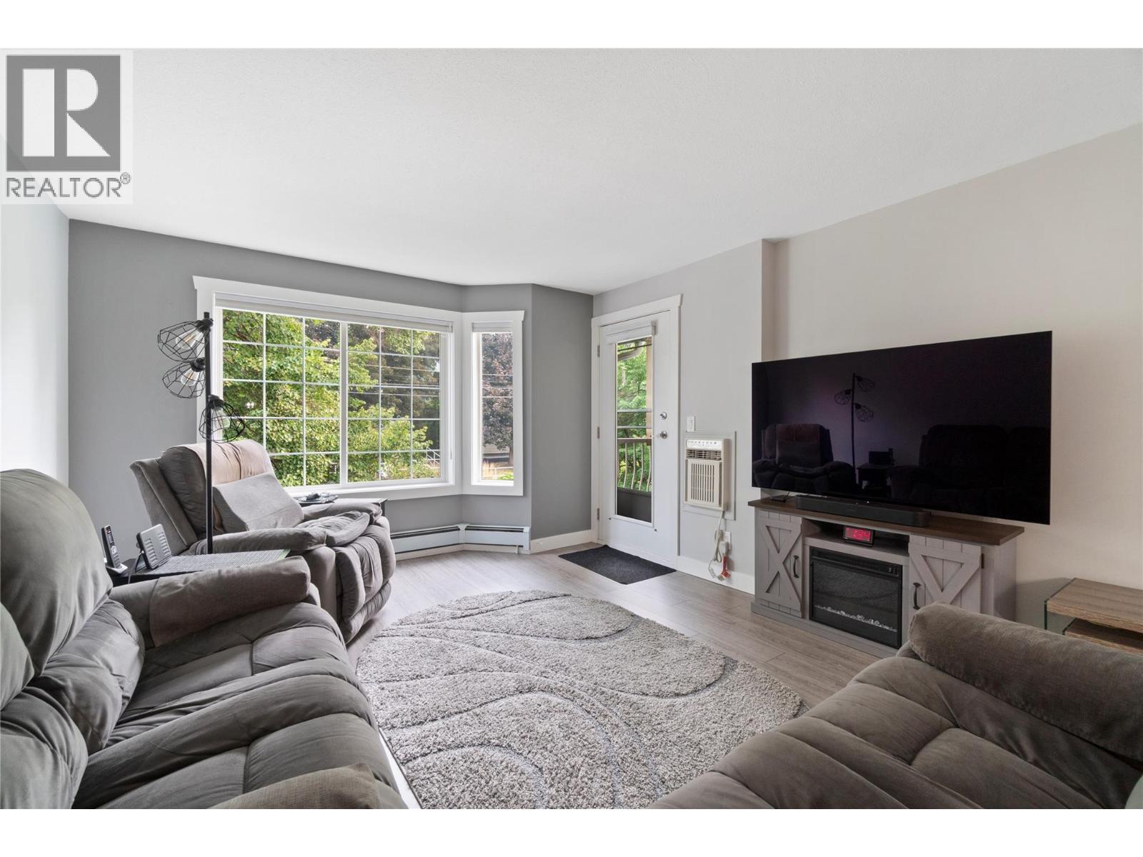 251 6 Street Se Unit# 303, Salmon Arm, British Columbia V1E 1J9 - Photo 13 - 10396983