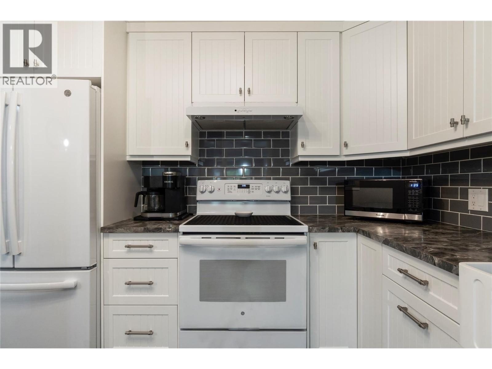 251 6 Street Se Unit# 303, Salmon Arm, British Columbia V1E 1J9 - Photo 5 - 10396983