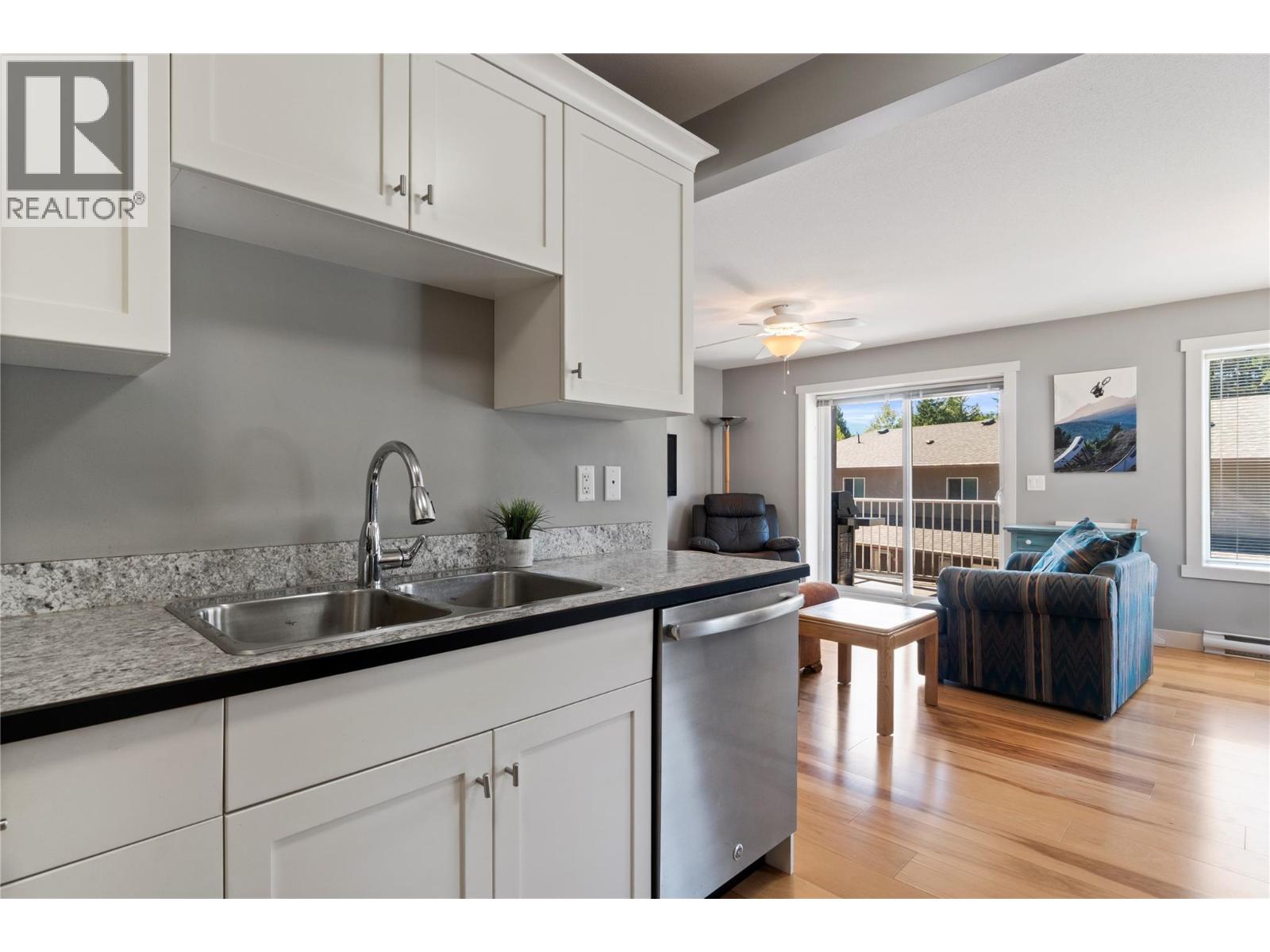 1449 1 Avenue Ne Unit# 404, Salmon Arm, British Columbia V1E 0C4 - Photo 3 - 10397479