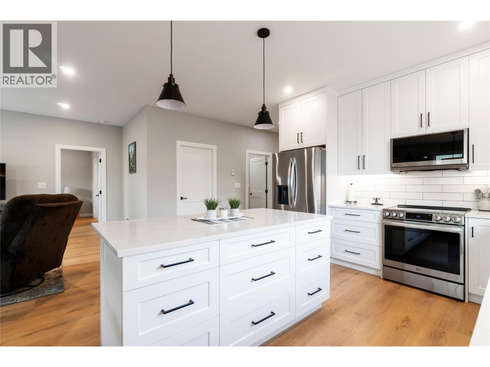 1330 10 Street Sw Unit# 16, Salmon Arm, British Columbia V1E 0E4 - Photo 4 - 10397878
