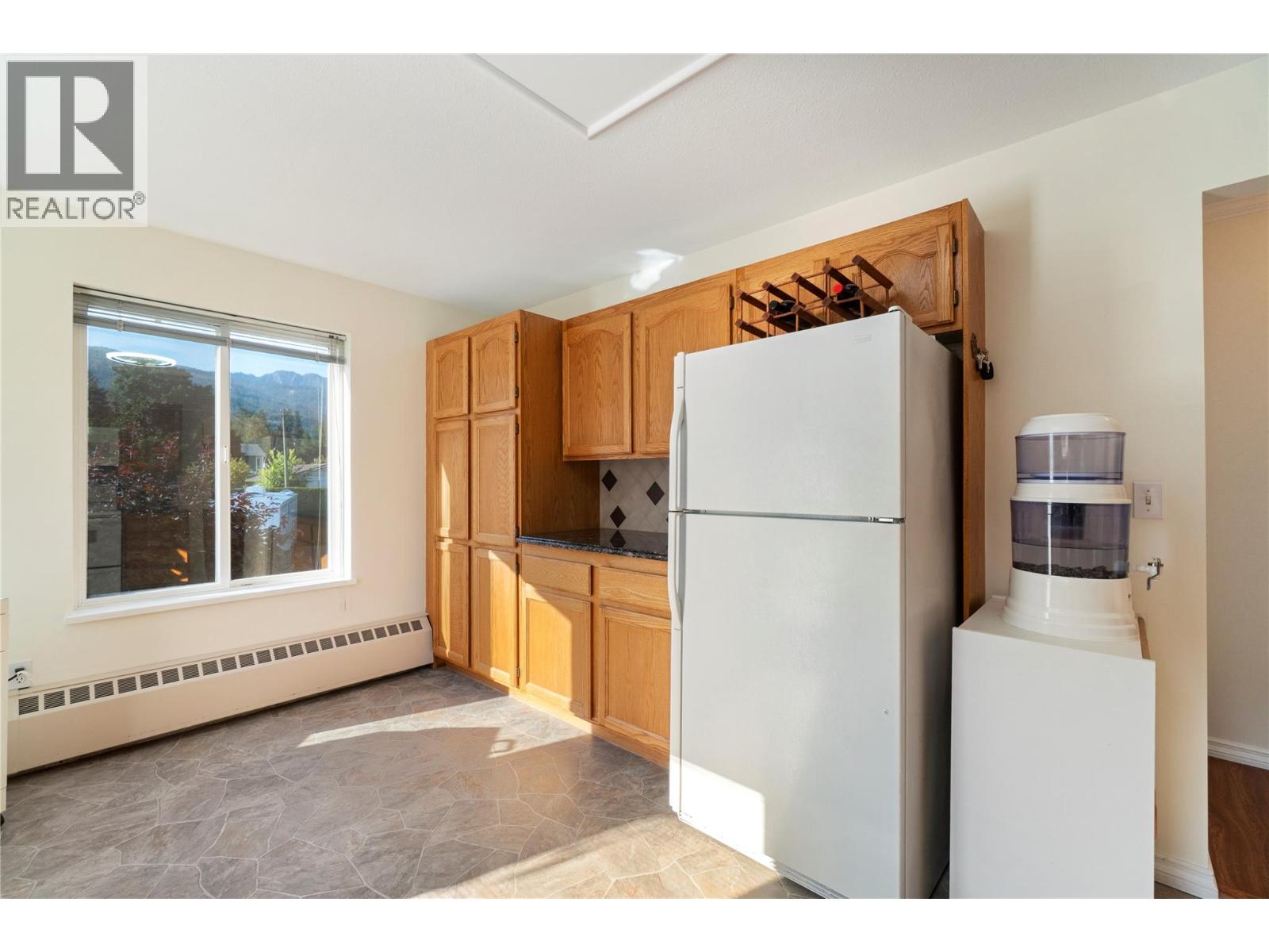 250 5 Street Se Unit# 107, Salmon Arm, British Columbia V1E 1J8 - Photo 10 - 10398899