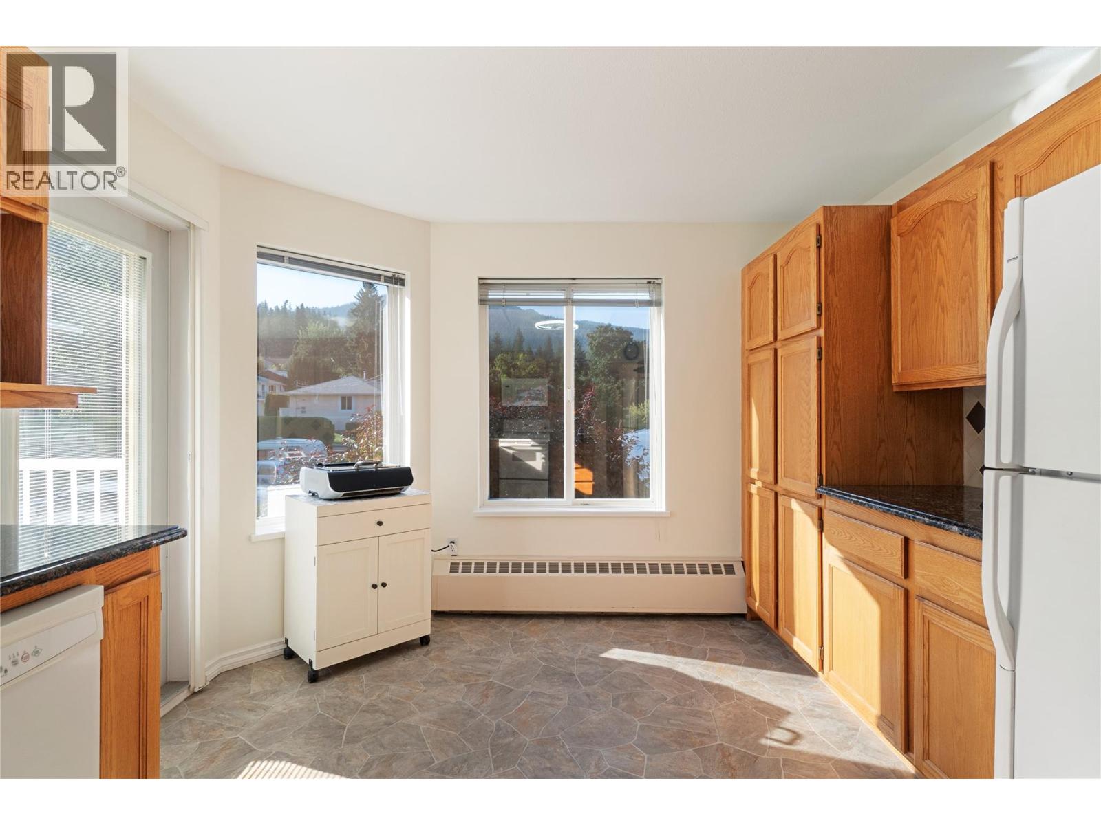 250 5 Street Se Unit# 107, Salmon Arm, British Columbia V1E 1J8 - Photo 11 - 10398899