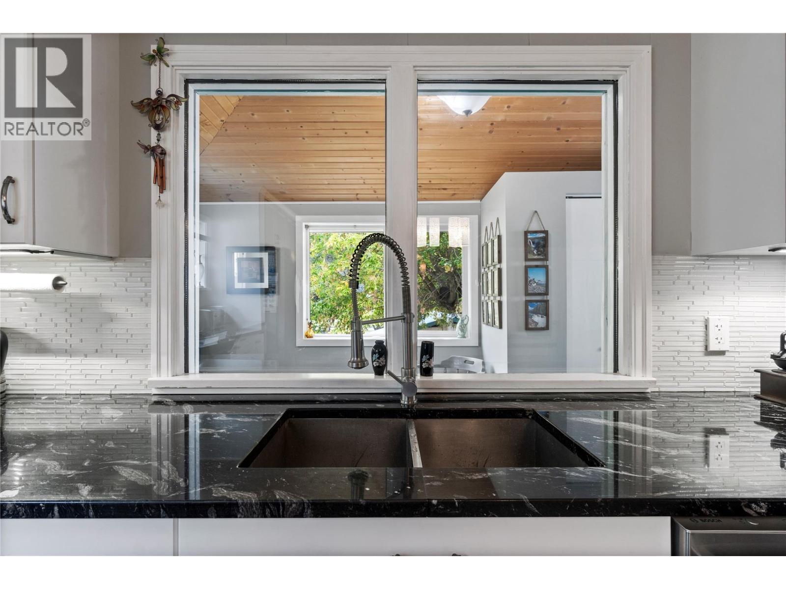 410 Foothill Road Sw, Salmon Arm, British Columbia V1E 1T6 - Photo 13 - 10399078
