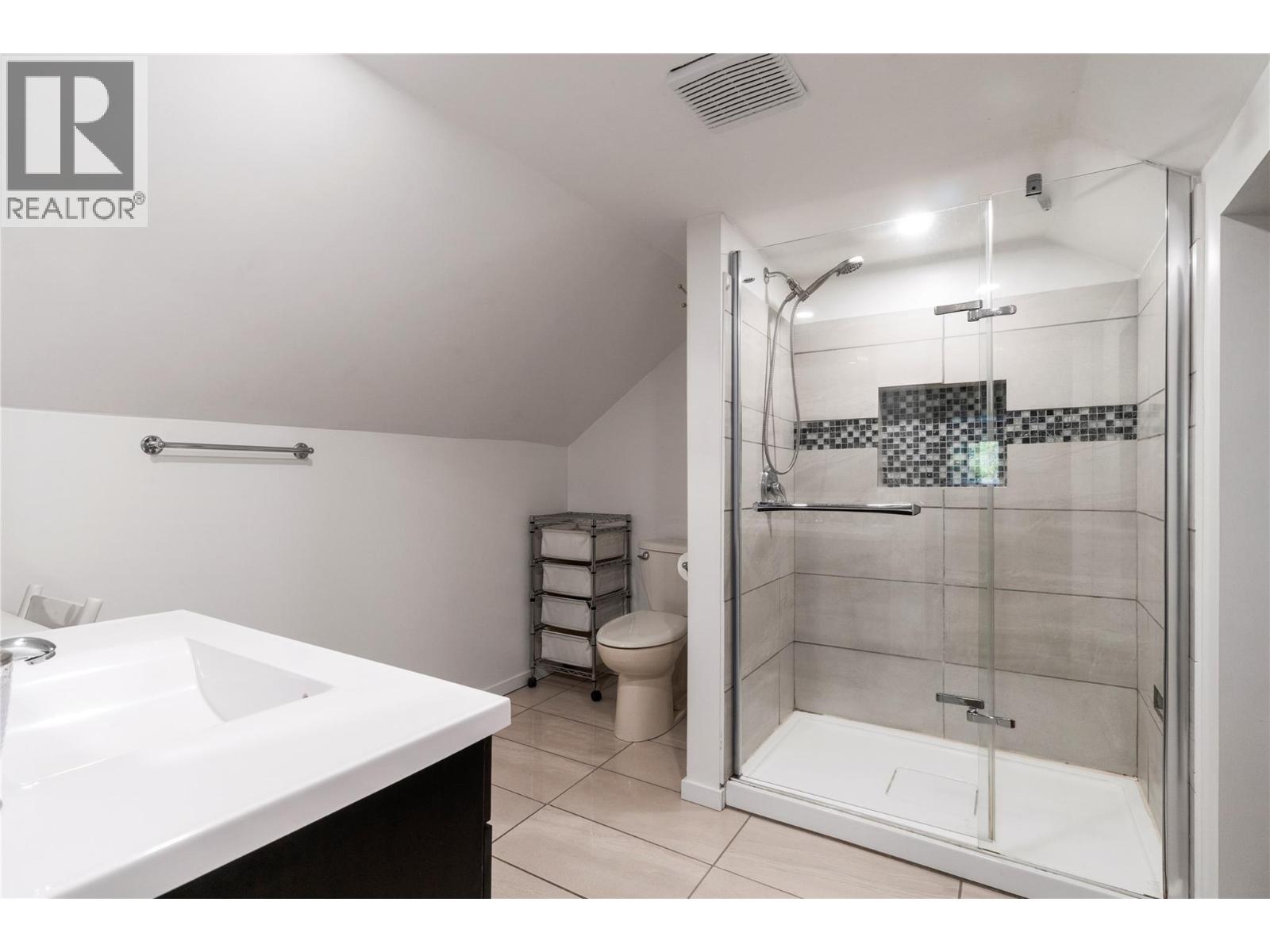 410 Foothill Road Sw, Salmon Arm, British Columbia V1E 1T6 - Photo 27 - 10399078