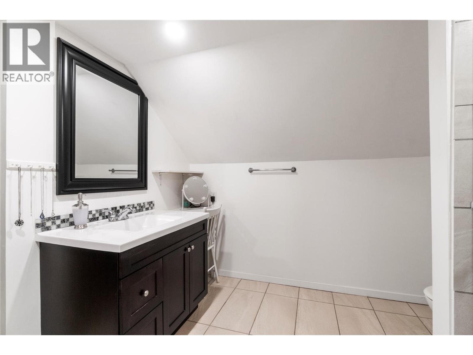 410 Foothill Road Sw, Salmon Arm, British Columbia V1E 1T6 - Photo 28 - 10399078