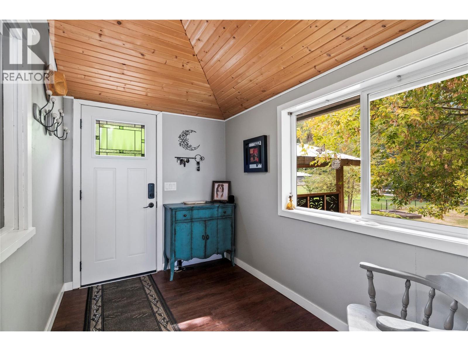 410 Foothill Road Sw, Salmon Arm, British Columbia V1E 1T6 - Photo 6 - 10399078
