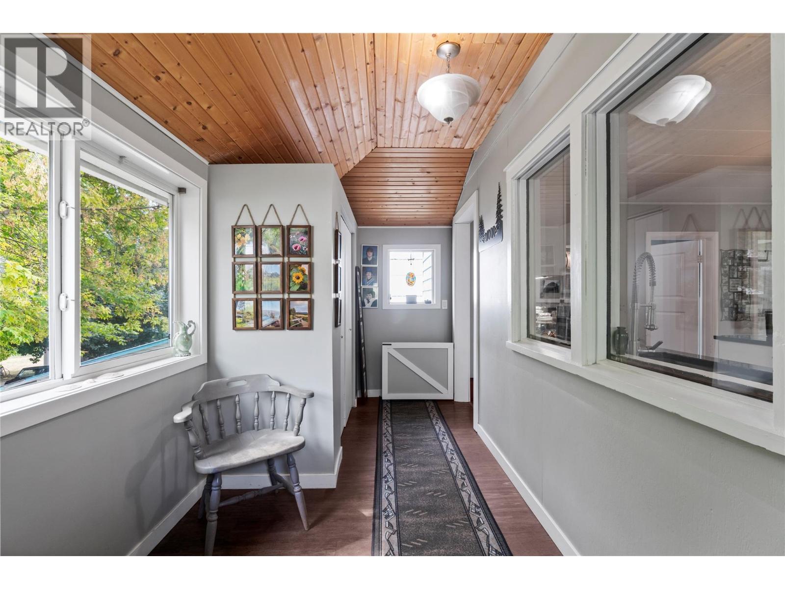 410 Foothill Road Sw, Salmon Arm, British Columbia V1E 1T6 - Photo 7 - 10399078