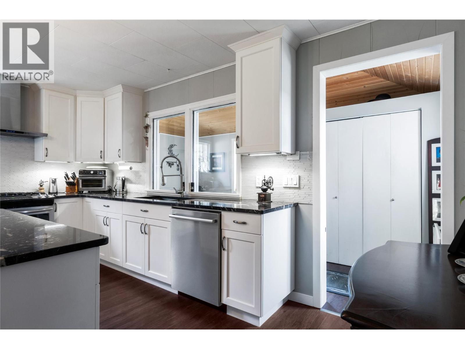 410 Foothill Road Sw, Salmon Arm, British Columbia V1E 1T6 - Photo 8 - 10399078