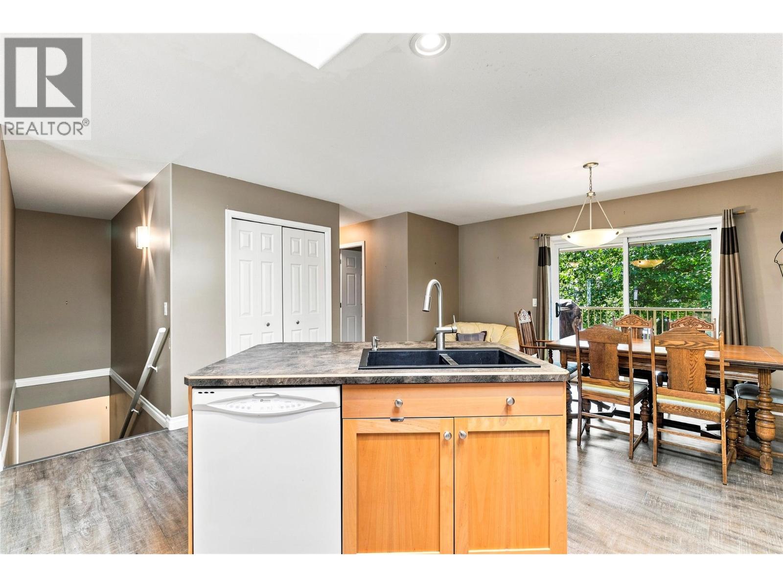 831 37 Street Se, Salmon Arm, British Columbia V1E 3M2 - Photo 11 - 10399399