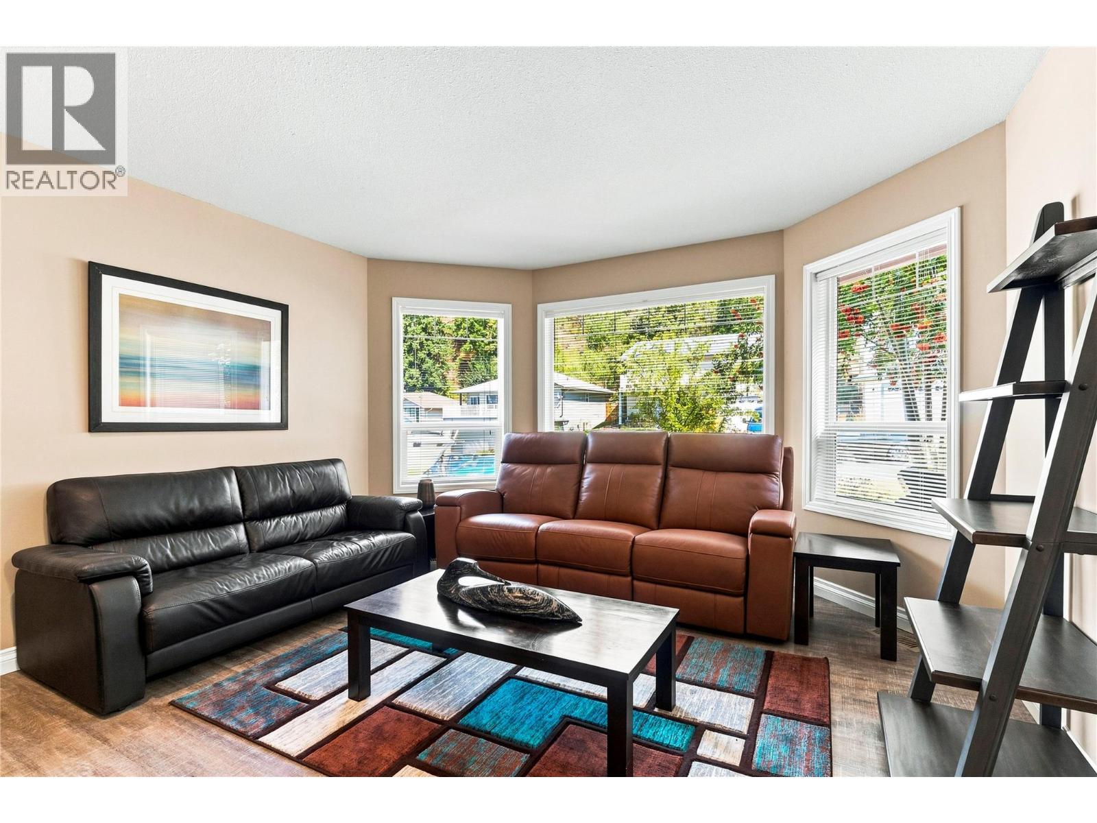 831 37 Street Se, Salmon Arm, British Columbia V1E 3M2 - Photo 3 - 10399399