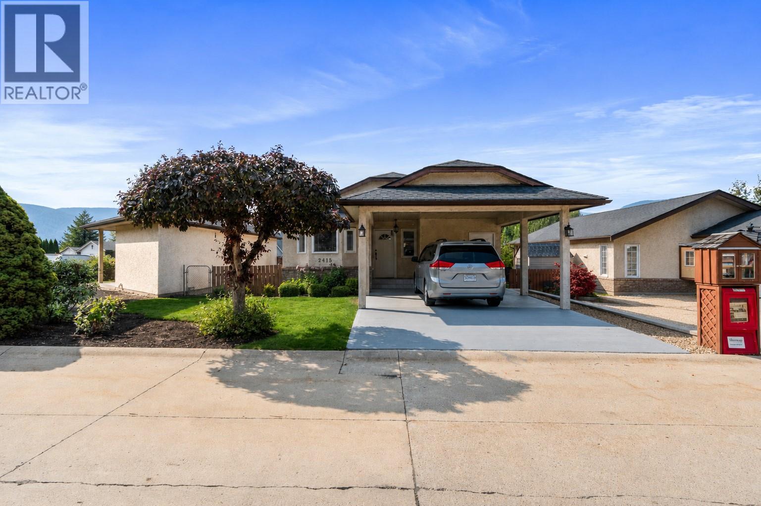 2415 5 Avenue Ne, Salmon Arm, British Columbia V1E 1Y9 - Photo 1 - 10399524
