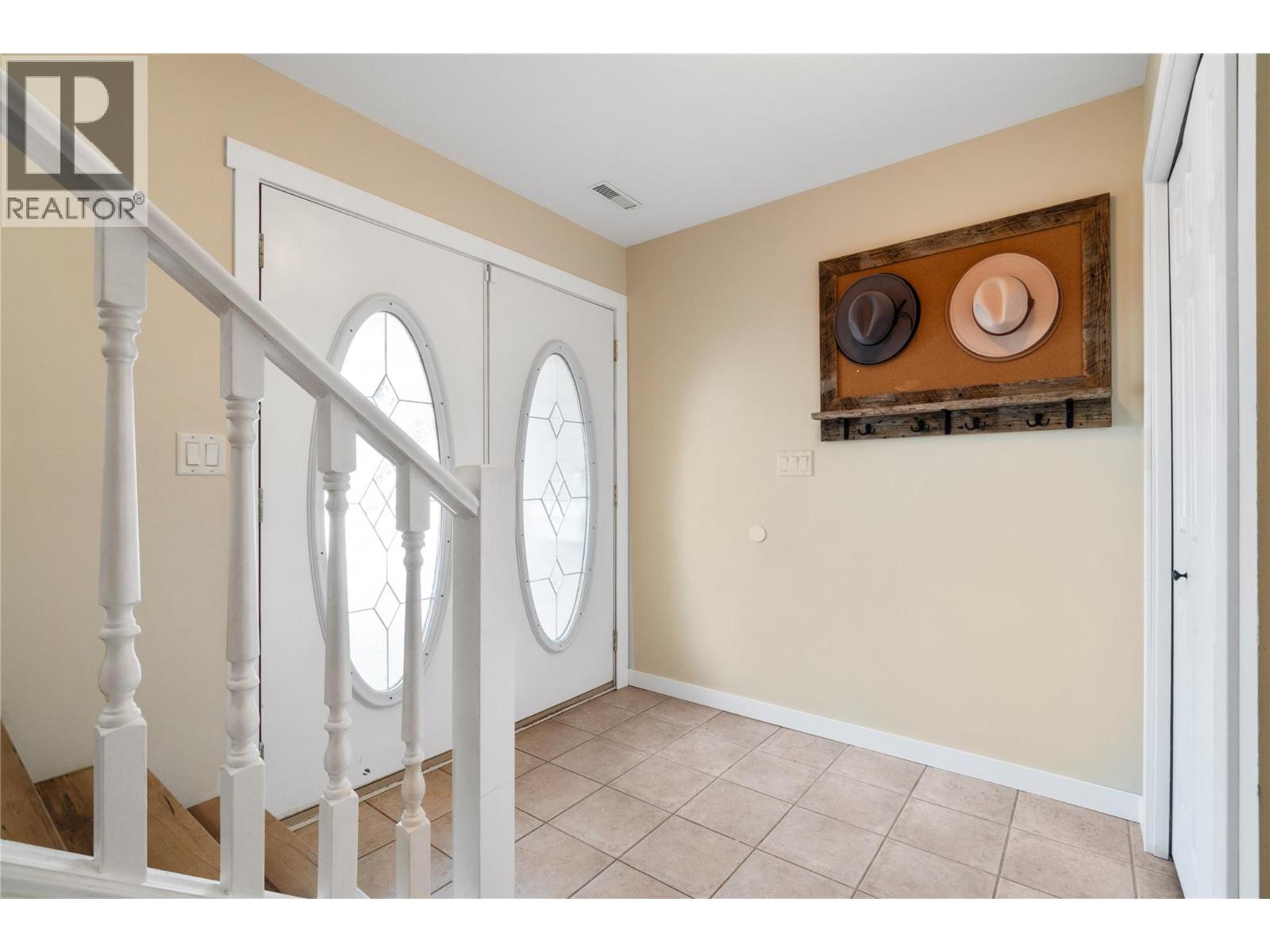 801 20 Street Ne Unit# 16, Salmon Arm, British Columbia  V1E 2R7 - Photo 4 - 10400610