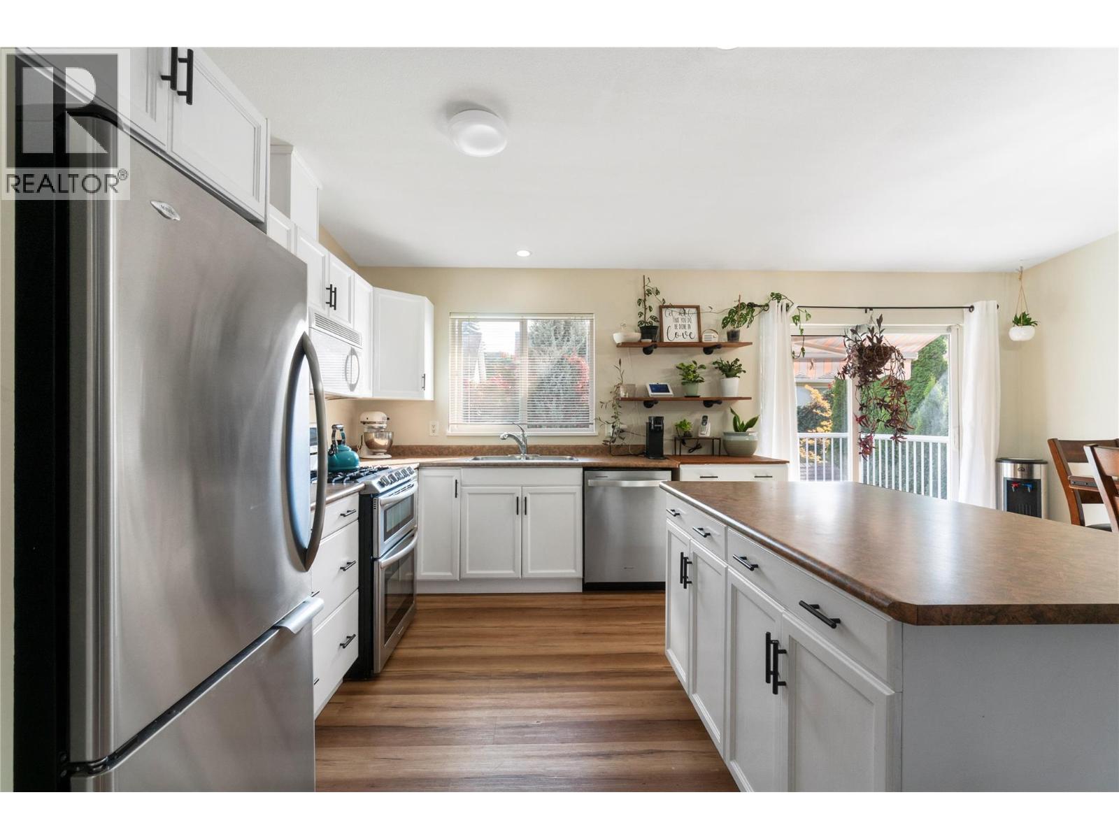801 20 Street Ne Unit# 16, Salmon Arm, British Columbia  V1E 2R7 - Photo 6 - 10400610