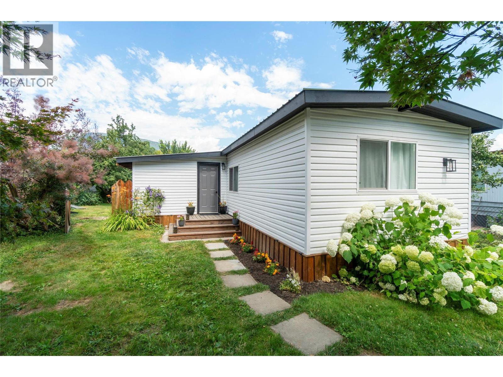5131 69 Avenue Ne, Salmon Arm, British Columbia  V0E 1K0 - Photo 2 - 10402762